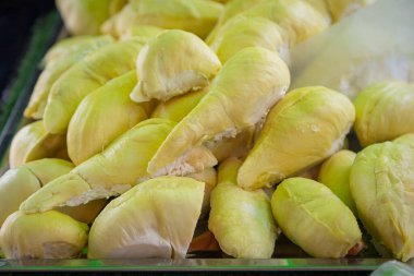 Durian, Tayland 'ın meyvelerinin kralı tatlı, tatlı bir tadı ve eşsiz bir kokusu var..