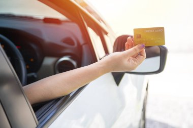 Yakıt için kredi kartı, para transferleri için kredi kartı.