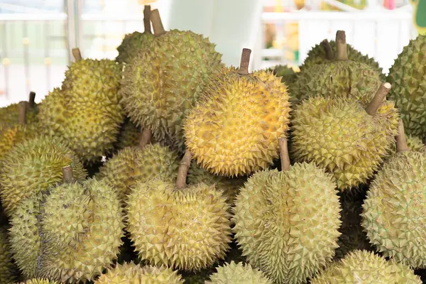 Durian, Tayland 'ın meyvelerinin kralı tatlı, tatlı bir tadı ve eşsiz bir kokusu var..