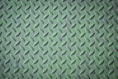 Yeşil elmas kaplama metal yüzey görünür aşınma ve çizikler