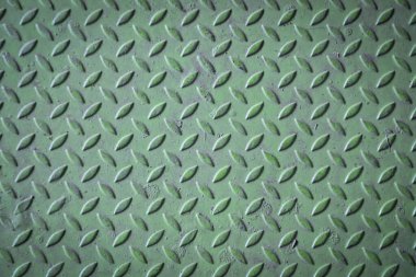 Yeşil elmas kaplama metal yüzey görünür aşınma ve çizikler