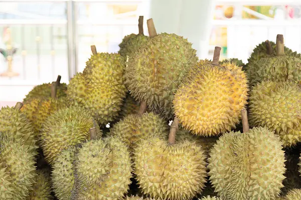 Durian, Tayland 'ın meyvelerinin kralı tatlı, tatlı bir tadı ve eşsiz bir kokusu var..