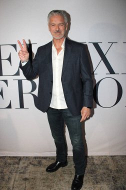 Los Angeles, CA - 24 Ağustos 2023: Los Angeles Icons of LA Awards ve Jesse Metcalfe 'ın Deluxe Magazine kapak sürümü için kırmızı halı geldi.. 