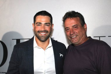 Los Angeles, CA - 24 Ağustos 2023: Los Angeles Icons of LA Awards ve Jesse Metcalfe 'ın Deluxe Magazine kapak sürümü için kırmızı halı geldi.. 