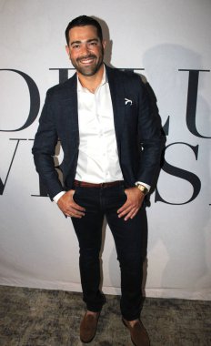 Los Angeles, CA - 24 Ağustos 2023: Los Angeles Icons of LA Awards ve Jesse Metcalfe 'ın Deluxe Magazine kapak sürümü için kırmızı halı geldi.. 