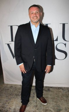 Los Angeles, CA - 24 Ağustos 2023: Los Angeles Icons of LA Awards ve Jesse Metcalfe 'ın Deluxe Magazine kapak sürümü için kırmızı halı geldi.. 