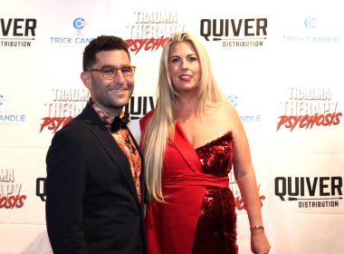 Los Angeles, CA - 30 Ağustos 2023: Travma Terapisinin galası için kırmızı halı geldi: Psikoz, Beverly Hills, CA 'deki Güzel Sanatlar Tiyatrosu' nda gerçekleşti.