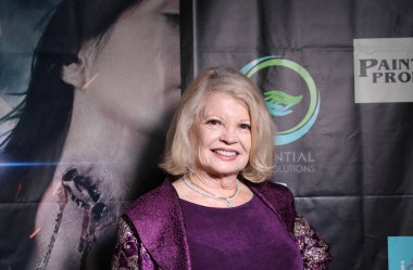 Encino, CA - 14 Eylül 2023: Bizlerin Altında adlı korku filminin galası için kırmızı halı geldi, Harley Wallen 'ın bir filmi, Encino, CA' daki Laemmle Tiyatrosu 'nda çekildi..