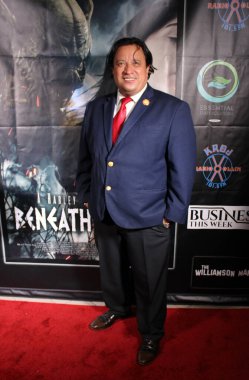 Encino, CA - 14 Eylül 2023: Bizlerin Altında adlı korku filminin galası için kırmızı halı geldi, Harley Wallen 'ın bir filmi, Encino, CA' daki Laemmle Tiyatrosu 'nda çekildi..