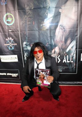 Encino, CA - 14 Eylül 2023: Bizlerin Altında adlı korku filminin galası için kırmızı halı geldi, Harley Wallen 'ın bir filmi, Encino, CA' daki Laemmle Tiyatrosu 'nda çekildi..