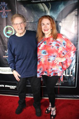 Encino, CA - 14 Eylül 2023: Bizlerin Altında adlı korku filminin galası için kırmızı halı geldi, Harley Wallen 'ın bir filmi, Encino, CA' daki Laemmle Tiyatrosu 'nda çekildi..