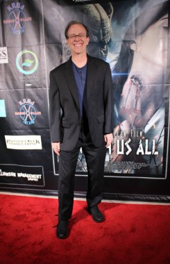 Encino, CA - 14 Eylül 2023: Bizlerin Altında adlı korku filminin galası için kırmızı halı geldi, Harley Wallen 'ın bir filmi, Encino, CA' daki Laemmle Tiyatrosu 'nda çekildi..