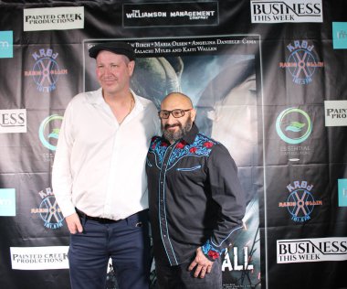 Encino, CA - 14 Eylül 2023: Bizlerin Altında adlı korku filminin galası için kırmızı halı geldi, Harley Wallen 'ın bir filmi, Encino, CA' daki Laemmle Tiyatrosu 'nda çekildi..