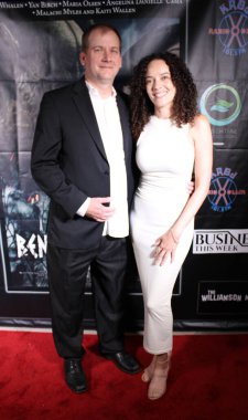 Encino, CA - 14 Eylül 2023: Bizlerin Altında adlı korku filminin galası için kırmızı halı geldi, Harley Wallen 'ın bir filmi, Encino, CA' daki Laemmle Tiyatrosu 'nda çekildi..