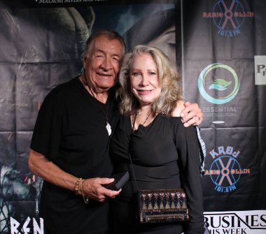 Encino, CA - 14 Eylül 2023: Bizlerin Altında adlı korku filminin galası için kırmızı halı geldi, Harley Wallen 'ın bir filmi, Encino, CA' daki Laemmle Tiyatrosu 'nda çekildi..