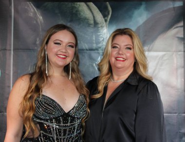 Encino, CA - 14 Eylül 2023: Bizlerin Altında adlı korku filminin galası için kırmızı halı geldi, Harley Wallen 'ın bir filmi, Encino, CA' daki Laemmle Tiyatrosu 'nda çekildi..