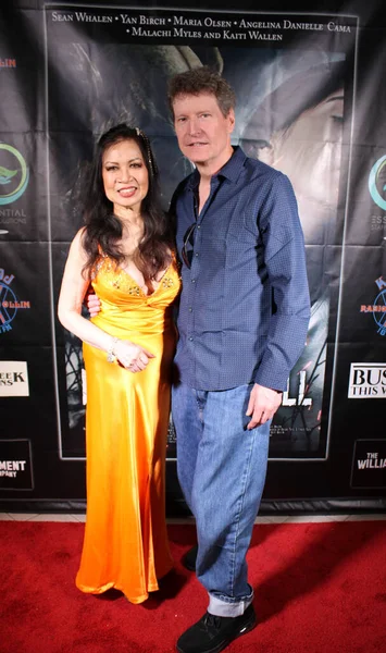 Encino, CA - 14 Eylül 2023: Bizlerin Altında adlı korku filminin galası için kırmızı halı geldi, Harley Wallen 'ın bir filmi, Encino, CA' daki Laemmle Tiyatrosu 'nda çekildi..