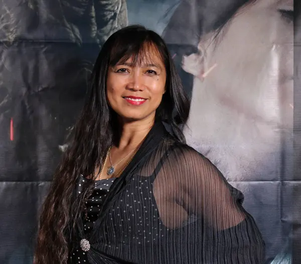 Encino, CA - 14 Eylül 2023: Bizlerin Altında adlı korku filminin galası için kırmızı halı geldi, Harley Wallen 'ın bir filmi, Encino, CA' daki Laemmle Tiyatrosu 'nda çekildi..