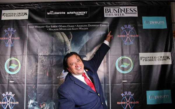 Encino, CA - 14 Eylül 2023: Bizlerin Altında adlı korku filminin galası için kırmızı halı geldi, Harley Wallen 'ın bir filmi, Encino, CA' daki Laemmle Tiyatrosu 'nda çekildi..