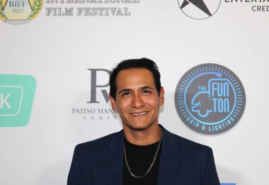 Burbank, CA - 21 Eylül 2023: Burbank Uluslararası Film Festivali 'ne kırmızı halı geldi..