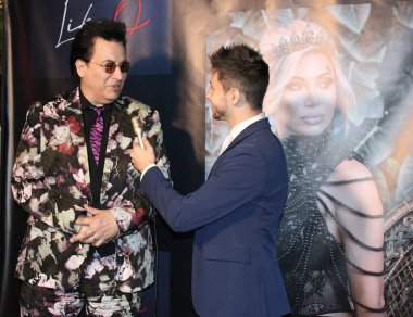 Valley Village, CA - 3 Ekim 2023: Vadi Köyü 'ndeki Bottaga Taboo Restaurant' ta düzenlenen Lika O 's Release and Listen Viewing Party' ye kırmızı halı gelenler ve kalabalık sahneleri.