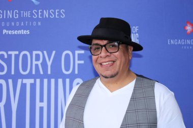 Los Angeles, CA - 28 Ekim 2023: Hawaii 'nin şair ödüllü şairi Kealoha tarafından yazılan The Story of Everything' in galası için Kırmızı Halı Gelişi. Film Maui Film Festivali 'ne gönderildi..