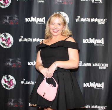 Santa Ana, CA 31 Ekim 2023: Örümcek Bebek 'in prömiyeri için kırmızı halı geldi. Etkinliğe korku filmi oyuncuları ve aktrisleri de dahil olmak üzere ünlüler katıldı ve Frida Sineması 'nda düzenlendi.. 