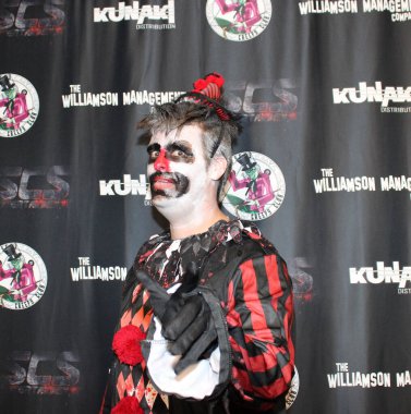 Santa Ana, CA 31 Ekim 2023: Örümcek Bebek 'in prömiyeri için kırmızı halı geldi. Etkinliğe korku filmi oyuncuları ve aktrisleri de dahil olmak üzere ünlüler katıldı ve Frida Sineması 'nda düzenlendi..