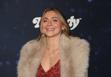 Los Angeles, CA - 10 Kasım 2023: VKIND için kırmızı halı gelişleri, büyüleyici bir deneyime sahip bir vejetaryen etkinliği.