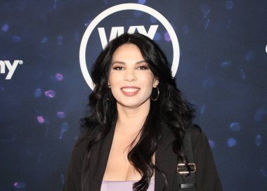 Los Angeles, CA - 10 Kasım 2023: VKIND için kırmızı halı gelişleri, büyüleyici bir deneyime sahip bir vejetaryen etkinliği.