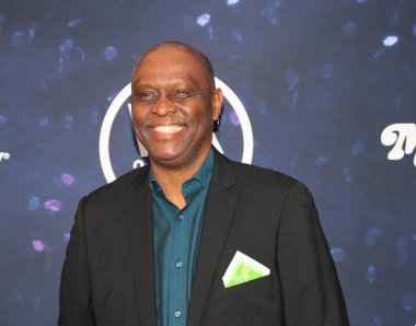 Los Angeles, CA - 10 Kasım 2023: VKIND için kırmızı halı gelişleri, büyüleyici bir deneyime sahip bir vejetaryen etkinliği.