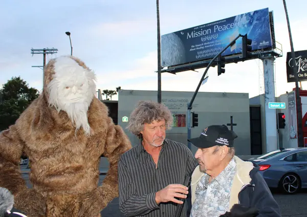 Los Angeles, CA - 1 Aralık 2023: Oscar için Billboard Açılış ve Aydınlatma Partisi filmi 