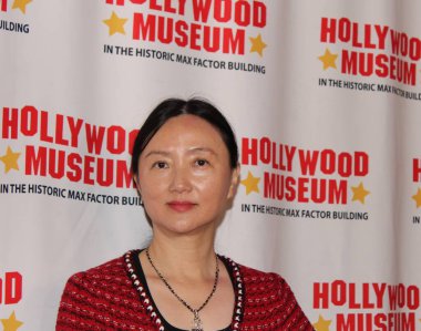 Hollywood, CA - 12 Aralık 2023: Hollywood Müzesi 'ne kırmızı halı geliş ve samimi fotoğraflar, gündüz Emmy ödüllerinin 50 yılını onurlandırıyor.