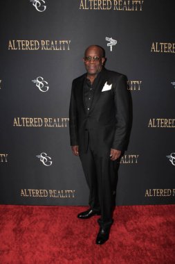 Los Angeles, CA - 17 Şubat 2024: Altered Reality 'nin galası için kırmızı halı etkinlikleri, Los Angeles' taki Regal Tiyatrosu 'nda yapılan bir korku filmi..
