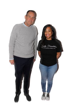 Glendale, CA - 7 Mart 2024: Kırmızı halı geliş, açılış ve kurdele kesim seremonisi, Glendale, CA 'de imkanları kısıtlı kişiler için bir gıda bankası olan Christy' nin Gıda Yardım Vakfı 'nda ünlüler, medya ve Glendale politikacılarının katıldığı.