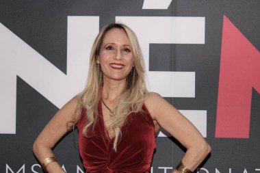 Beverly Hills, CA - 10 Mart 2024: Sharon Farmer, Beverly Hills, Kaliforniya 'daki Warner Brothers Estates' te düzenlenen 24.. 