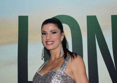 Hollywood, CA - 10 Nisan 2024: Los Angeles 'taki The Long Game' in Montaban Tiyatrosu 'ndaki özel gösterimi için kırmızı halı geldi.