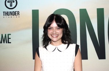 Hollywood, CA - 10 Nisan 2024: Los Angeles 'taki The Long Game' in Montaban Tiyatrosu 'ndaki özel gösterimi için kırmızı halı geldi.