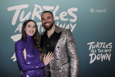 Batı Hollywood, CA - 27 Nisan 2024: OKB Bozukluğu hakkında bir film olan Turtles All The Way Down 'un Los Angeles filminin galası için kırmızı halı geldi.