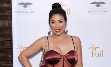 Burbank, CA - 17 Mayıs 2024: Urban Press Şaraphanesinin açılışı için kırmızı halı geldi.