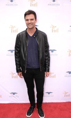 Burbank, CA - 17 Mayıs 2024: Urban Press Şaraphanesinin açılışı için kırmızı halı geldi.