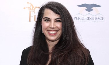 Burbank, CA - 17 Mayıs 2024: Urban Press Şaraphanesinin açılışı için kırmızı halı geldi.