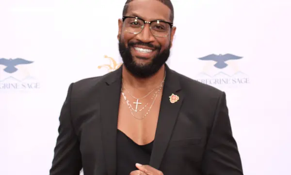 Burbank, CA - 17 Mayıs 2024: Urban Press Şaraphanesine kırmızı halı geldi, en yeni şaraplar ve en yeni şaraphanelerinin açılışı.