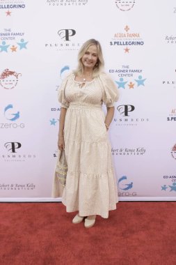 Studio City, CA - 15 Haziran 2024: Ed Asner 'ın Otizm Araştırmaları İçin Kırmızı Halı Geldi.