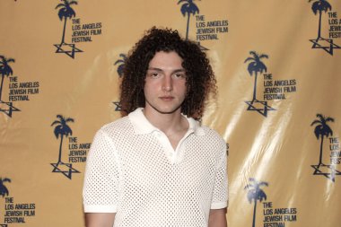 Beverly Hills, CA - 19 Haziran 2024: Uluslararası Yahudi Film Festivali ve Saban Tiyatrosu 'nda yapılan orijinal bir film olan Guns and Moses' ın galası için kırmızı halı geldi.
