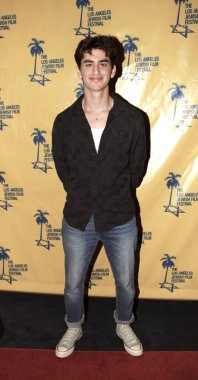 Beverly Hills, CA - 19 Haziran 2024: Uluslararası Yahudi Film Festivali ve Saban Tiyatrosu 'nda yapılan orijinal bir film olan Guns and Moses' ın galası için kırmızı halı geldi.
