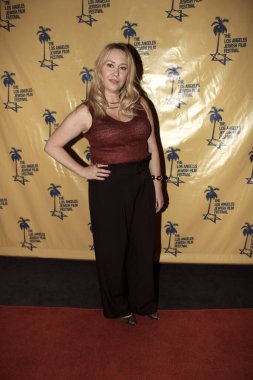 Beverly Hills, CA - 19 Haziran 2024: Uluslararası Yahudi Film Festivali ve Saban Tiyatrosu 'nda yapılan orijinal bir film olan Guns and Moses' ın galası için kırmızı halı geldi.