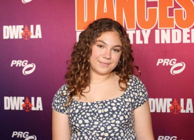 Hollywood, CA - 22 Haziran 2024: Hollywood 'daki TCL Tiyatrosu' nda düzenlenen Filmlerle Dans Film Festivali için kırmızı halı geldi.