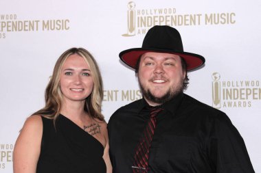 Hollywood, CA - 18 Temmuz 2024: Hollywood 'daki Avalon' da düzenlenen HIMA Ödülleri için kırmızı halı geldi.