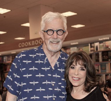 Los Angeles, CA - 7 Ağustos 2024: Alison Arngrim Los Angeles 'taki The Grove' da Barnes ve Noble 'da düzenlenen Geri' s Jewel Book İmza 'nın Geri' s Jewel and Gems 'ine katıldı.